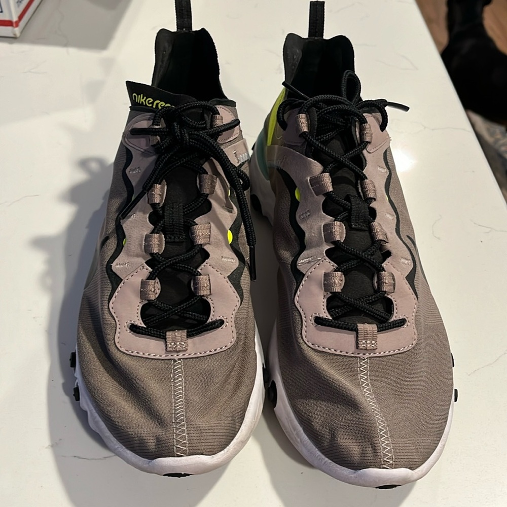 Men’s Nike shoes